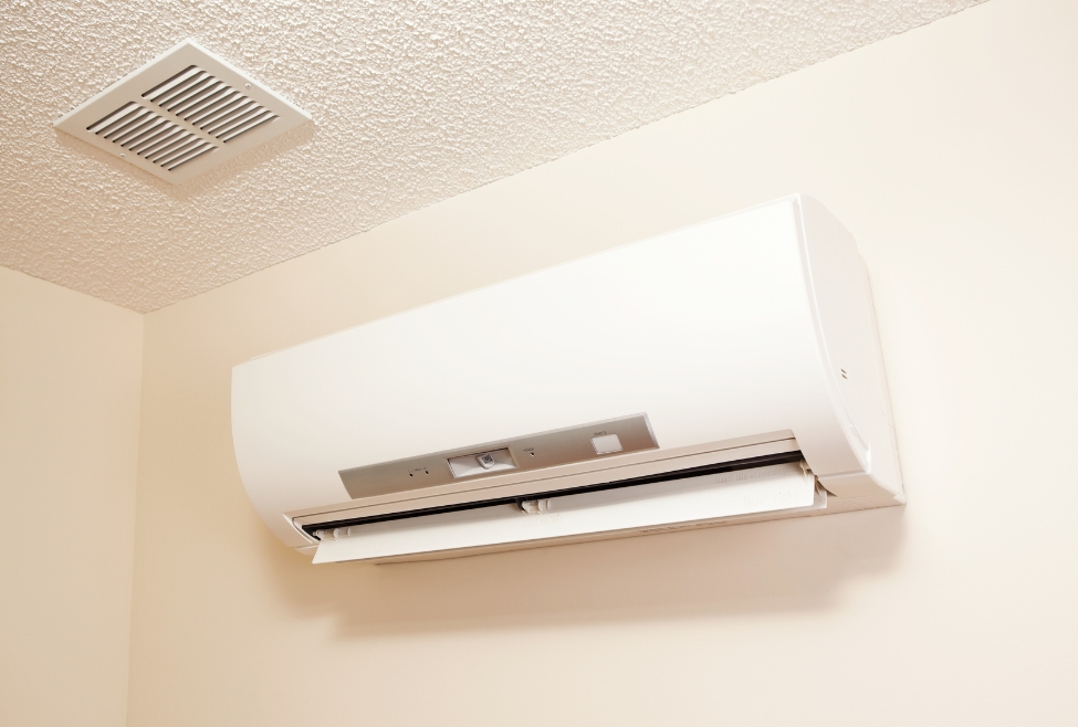 Wall-mounted ductless mini-split system installed in a Southern California home by Aced It! Heating & Cooling, providing energy-efficient heating and cooling for personalized comfort. ductless mini-split installation, ductless mini-split repair, energy-efficient HVAC, wall-mounted air conditioner, Southern California cooling systems, indoor air comfort, Aced It! Heating & Cooling, ductless mini-split system, HVAC installation, wall-mounted AC, energy-efficient cooling, ductless system repair, Southern California HVAC services, Temecula ductless AC, Yorba Linda mini-split installation, air conditioning maintenance.
